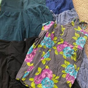 Old Navy maternity clothes